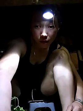 Ngocmi909 online show from 03/25/26, 12:11