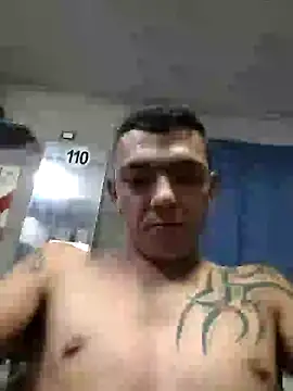 Snapshot of Santulucarola chatting on 10/01/25, 02:28 Santulucarola online show from 10/01/25, 02:28