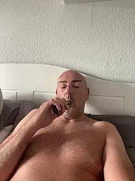 Richmcgee online show from 05/01/26, 03:16
