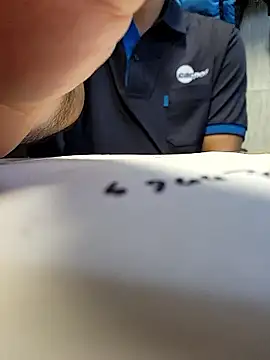 Snapshot of anggllaaa chatting on 09/12/25, 11:37 anggllaaa online show from 09/12/25, 11:37