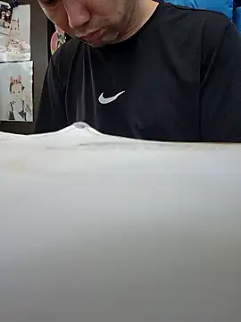 Snapshot of anggllaaa chatting on 09/30/25, 12:04 anggllaaa online show from 09/30/25, 12:04