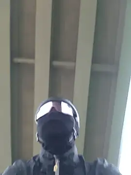 Snapshot of anggllaaa chatting on 10/25/25, 10:04 anggllaaa online show from 10/25/25, 10:04