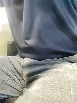 Snapshot of anggllaaa chatting on 11/28/25, 05:32 anggllaaa online show from 11/28/25, 05:32