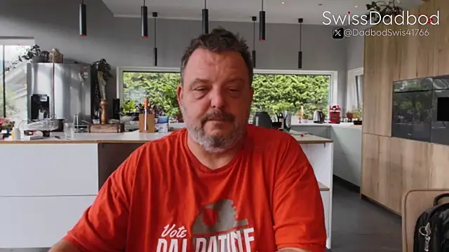 Snapshot of SwissDadbod chatting on 09/09/25, 02:27 SwissDadbod online show from 09/09/25, 02:27