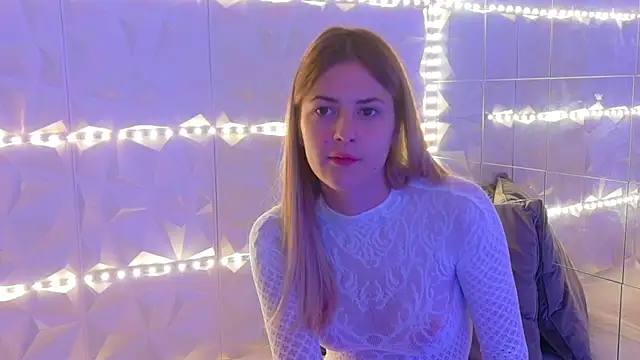 Aishha  online show from 11/13/25, 06:01