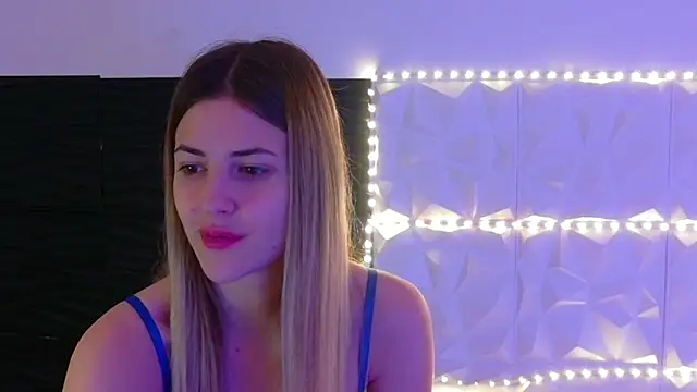 Aishha  online show from 12/19/25, 05:36