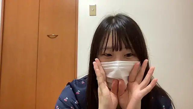 Snapshot of nuu_u chatting on 10/01/25, 03:07 nuu u online show from 10/01/25, 03:07