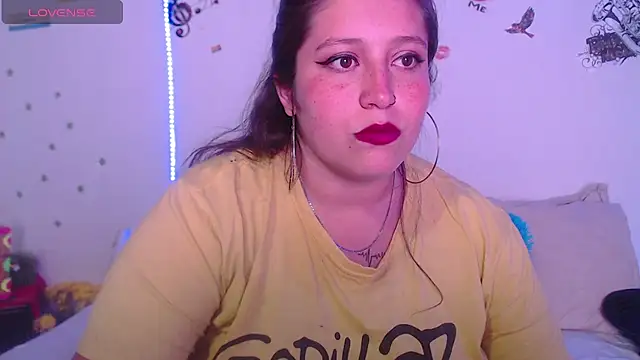 Snapshot of nahomy_jonhs chatting on 10/08/25, 06:00 nahomy jonhs online show from 10/08/25, 06:00