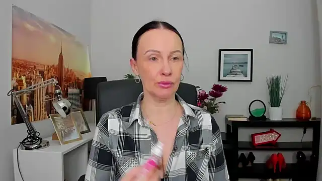 Velvet Jasmine online show from 10/07/25, 05:37