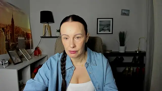 Velvet Jasmine online show from 02/06/26, 06:29