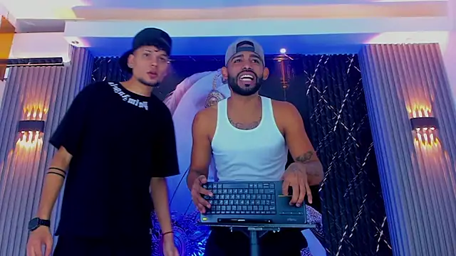 Snapshot of Extreme_boys2 chatting on 09/10/25, 04:12 Extreme boys2 online show from 09/10/25, 04:12