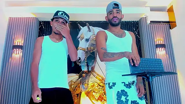 Snapshot of Extreme_boys2 chatting on 11/06/25, 03:51 Extreme boys2 online show from 11/06/25, 03:51