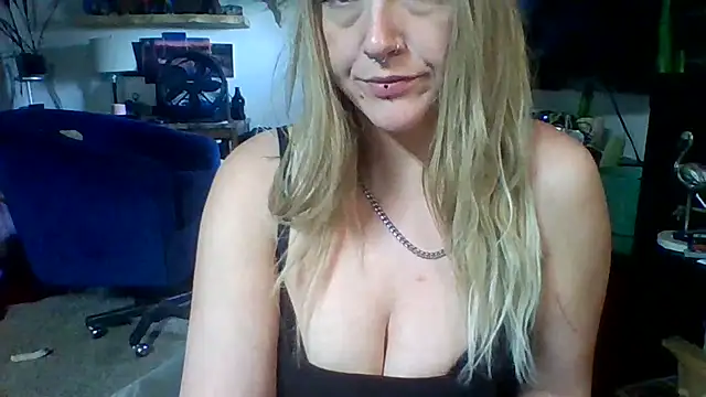 cutiekayls online show from 07/01/26, 10:53