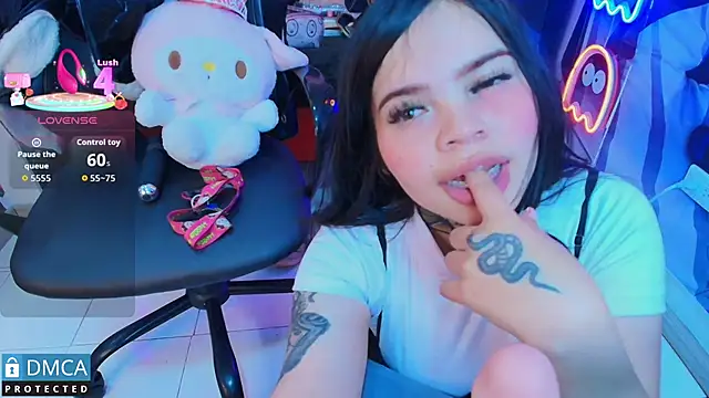 Snapshot of CandyKane06_ chatting on 09/11/25, 02:44 CandyKane06 online show from 09/11/25, 02:44