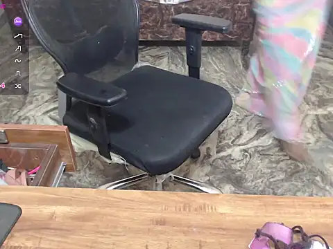  LoveBirds online show from 04/02/26, 07:00