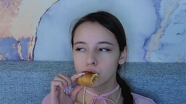 BerryTeen online show from 10/23/25, 07:29