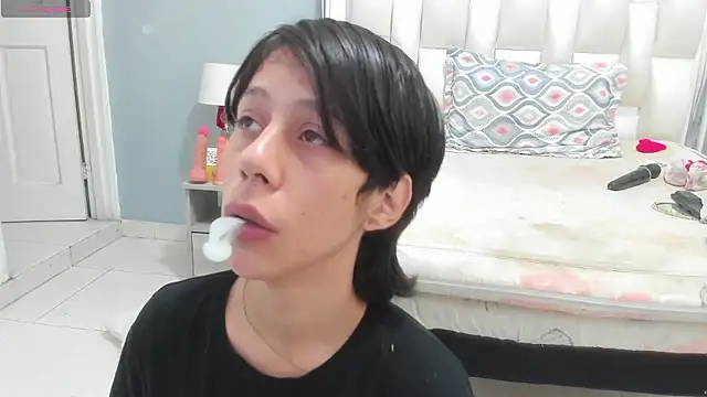 Darlyn tenderhot   online show from 10/27/25, 02:37