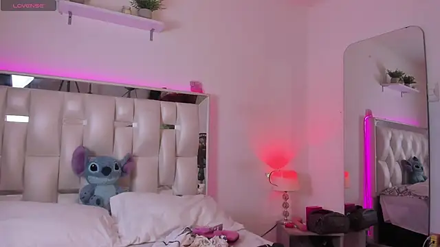 Snapshot of Darlyn_tenderhot__ chatting on 03/17/26, 03:15 Darlyn tenderhot online show from 03/17/26, 03:15