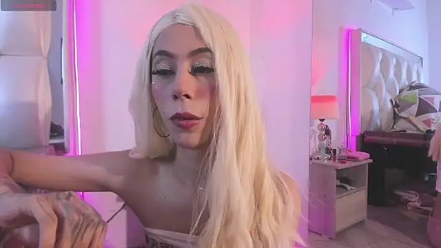 Snapshot of Darlyn_tenderhot__ chatting on 04/12/26, 05:18 Darlyn tenderhot online show from 04/12/26, 05:18