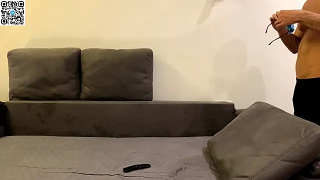 Snapshot of speed_god chatting on 10/16/25, 08:43 speed god online show from 10/16/25, 08:43