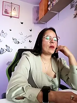 Snapshot of Daliz_Leon chatting on 09/24/25, 03:48 Daliz Leon online show from 09/24/25, 03:48