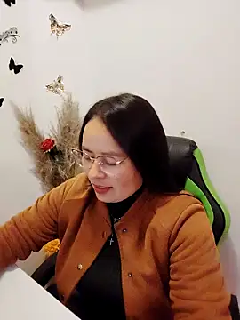 Snapshot of Daliz_Leon chatting on 10/01/25, 01:22 Daliz Leon online show from 10/01/25, 01:22