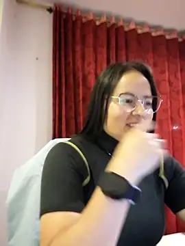 Snapshot of Daliz_Leon chatting on 10/11/25, 02:44 Daliz Leon online show from 10/11/25, 02:44