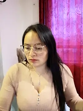 Snapshot of Daliz_Leon chatting on 10/22/25, 10:20 Daliz Leon online show from 10/22/25, 10:20