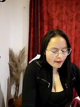 Snapshot of Daliz_Leon chatting on 10/26/25, 01:55 Daliz Leon online show from 10/26/25, 01:55