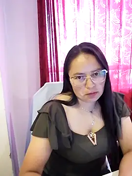 Snapshot of Daliz_Leon chatting on 11/14/25, 09:35 Daliz Leon online show from 11/14/25, 09:35
