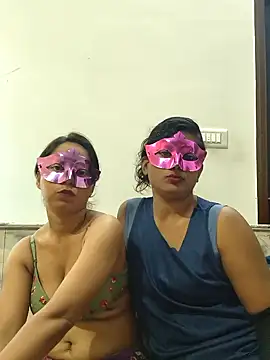 your chandni04 online show from 11/18/25, 05:56