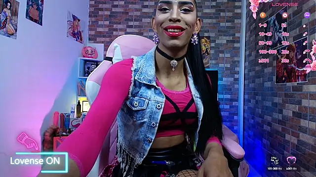 Snapshot of Starhott_ chatting on 09/11/25, 02:55 Starhott  online show from 09/11/25, 02:55