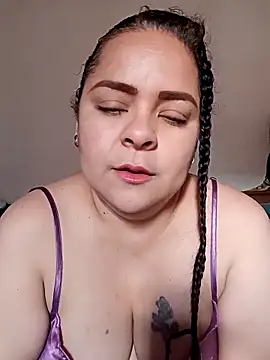 Miss Adriana01 online show from 02/06/26, 05:16