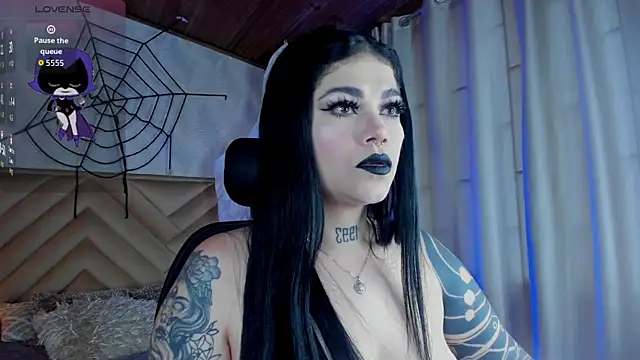 Snapshot of _raven_black chatting on 10/17/25, 02:41  raven black online show from 10/17/25, 02:41