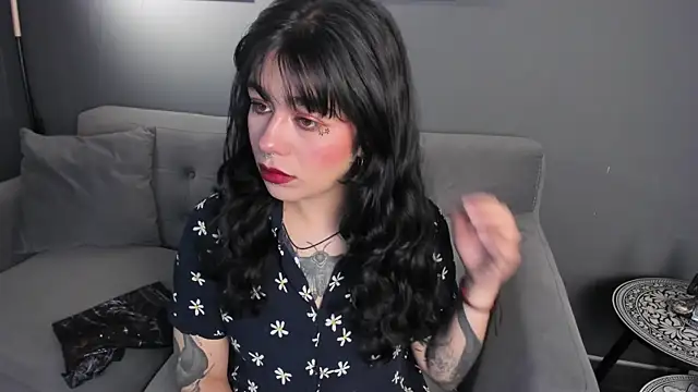 flower smith  online show from 12/03/25, 11:41