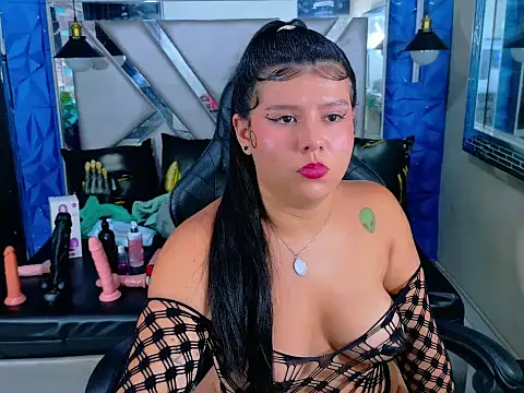 Snapshot of Selene_Thomson chatting on 09/09/25, 04:23 Selene Thomson online show from 09/09/25, 04:23