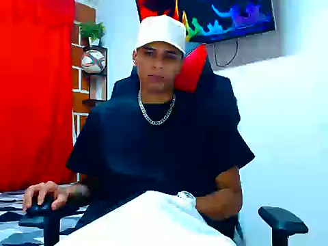 Snapshot of cristian_tayron1 chatting on 07/02/26, 06:52 cristian tayron1 online show from 07/02/26, 06:52