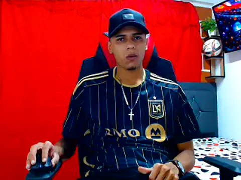 Snapshot of cristian_tayron1 chatting on 07/12/26, 06:59 cristian tayron1 online show from 07/12/26, 06:59