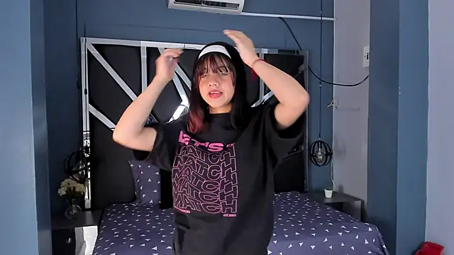 Julieth brown  online show from 10/08/25, 07:44