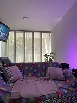 Snapshot of MoraInFire chatting on 12/15/25, 03:16 MoraInFire online show from 12/15/25, 03:16