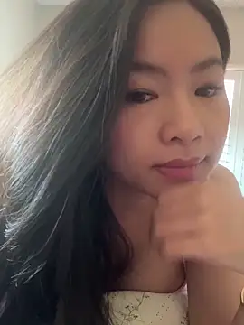 Snapshot of KaraMeii chatting on 09/09/25, 04:45 KaraMeii online show from 09/09/25, 04:45