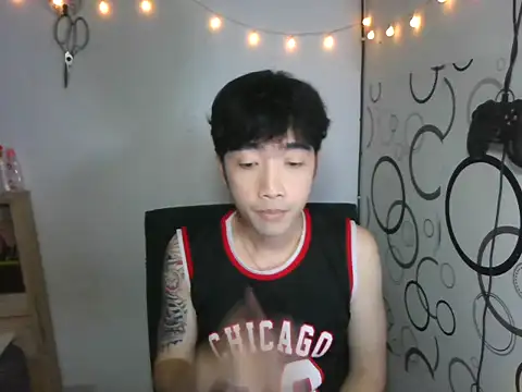 moaman190 online show from 10/19/25, 04:18