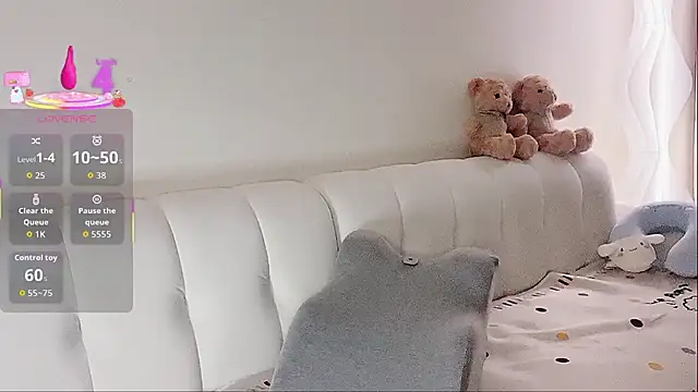 LuLu-Moon online show from 09/28/25, 04:23