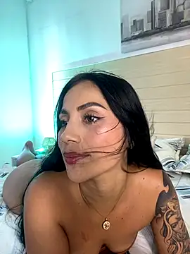 Snapshot of GabiHills chatting on 11/19/25, 07:14 GabiHills online show from 11/19/25, 07:14