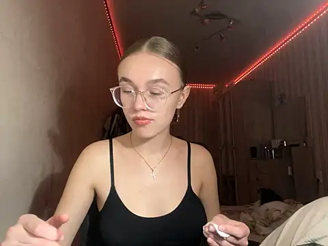 bellameow88 online show from 10/10/25, 12:04