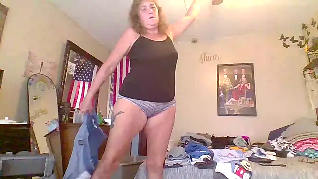 Bored Grandma online show from 09/30/25, 07:19