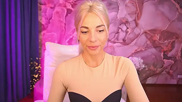 BellaRayyy online show from 10/15/25, 01:11