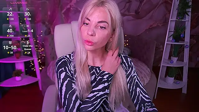 Snapshot of BellaRayyy chatting on 03/30/26, 06:03 BellaRayyy online show from 03/30/26, 06:03