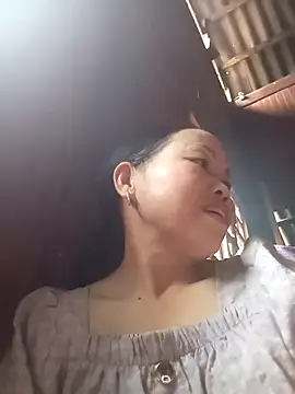  YooY  online show from 10/05/25, 04:11