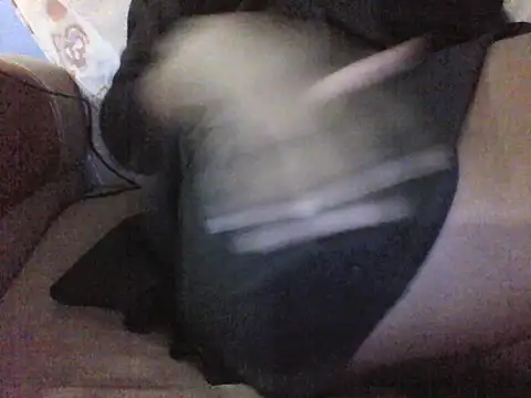 Snapshot of Moongodessy chatting on 10/29/25, 02:52 Moongodessy online show from 10/29/25, 02:52